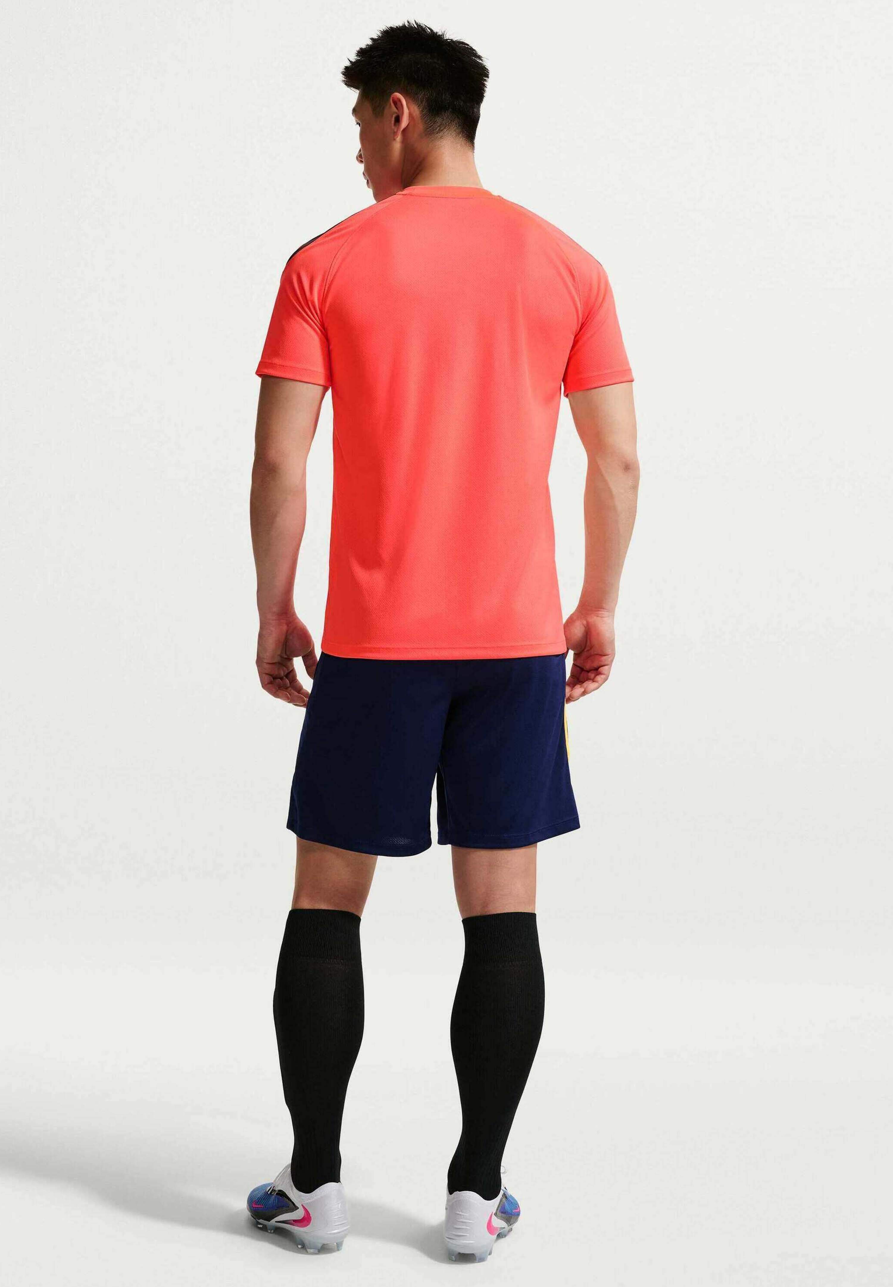 Nike Performance