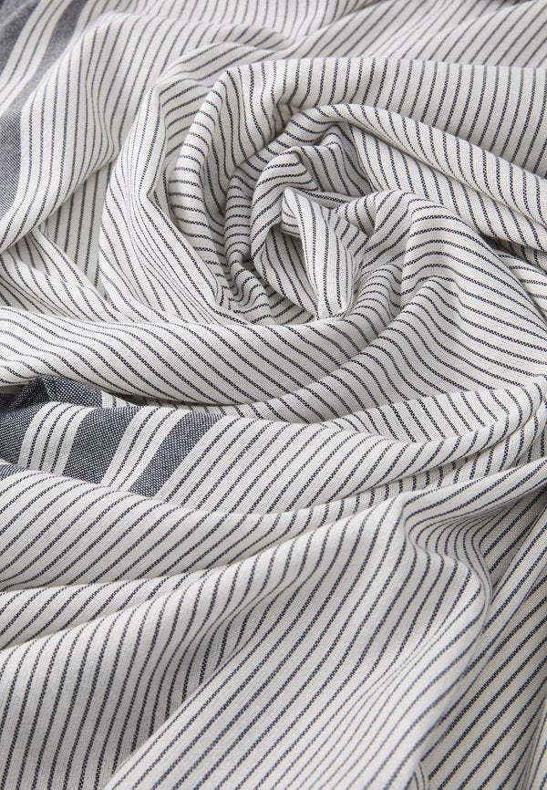 Pier One by Zalando