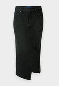 Schwarzer Jeansrock mit hoher Taille, Frontschlitz-Design und klassischem Fünf-Taschen-Stil. Mit einem Markenzeichen-Patch am Bund.