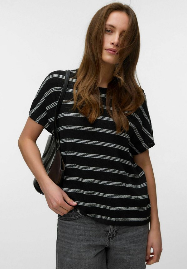 Vero Moda Knitted VMZAYA Knitted - Print T-shirt - black