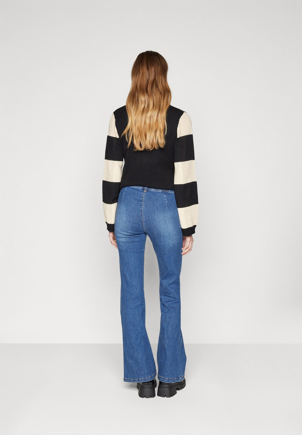 ONLWAUW MID FLARED ZIP CUT  Media 4