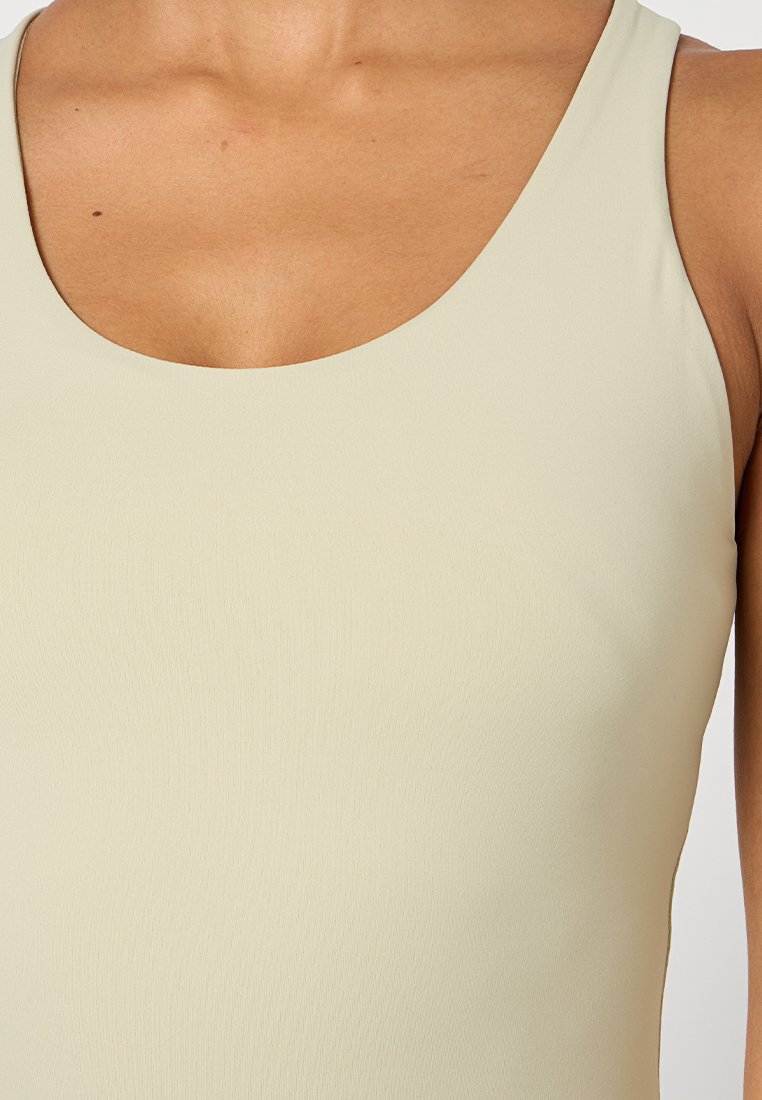 4F SLEEVELESS FNK