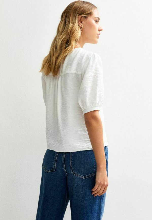 New Look CREW NECK BUTTON THROUGH