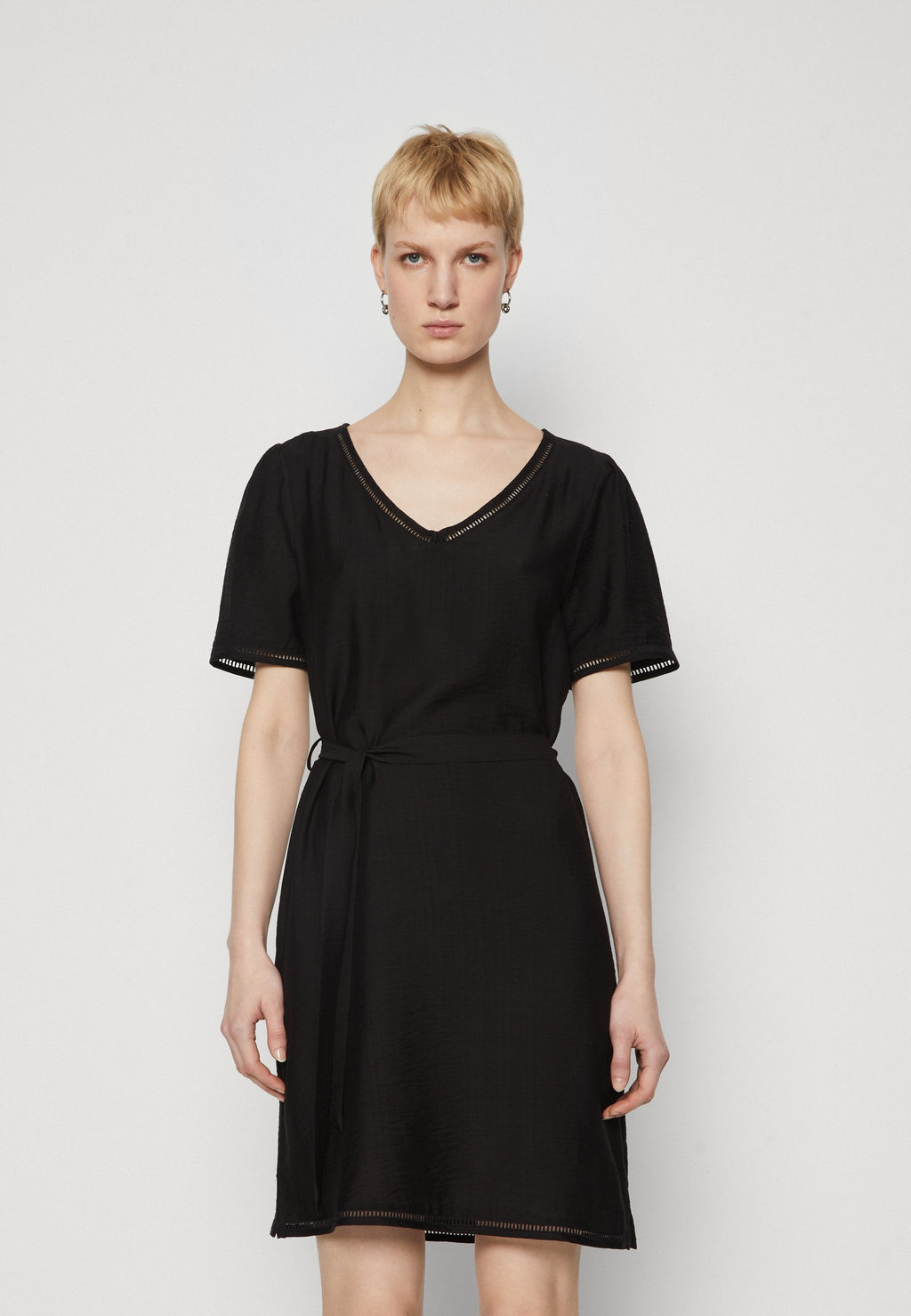 ONLCELINE PAULA V NECK DRESS  Media 3