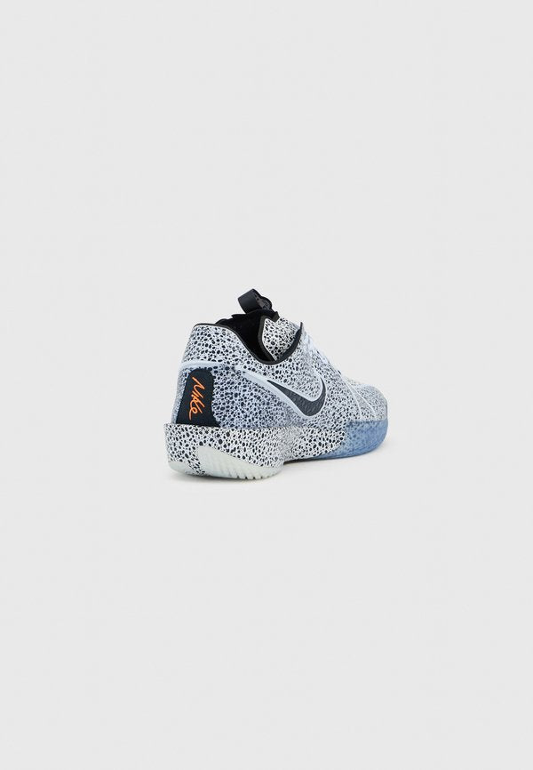 Nike Performance CUT 3