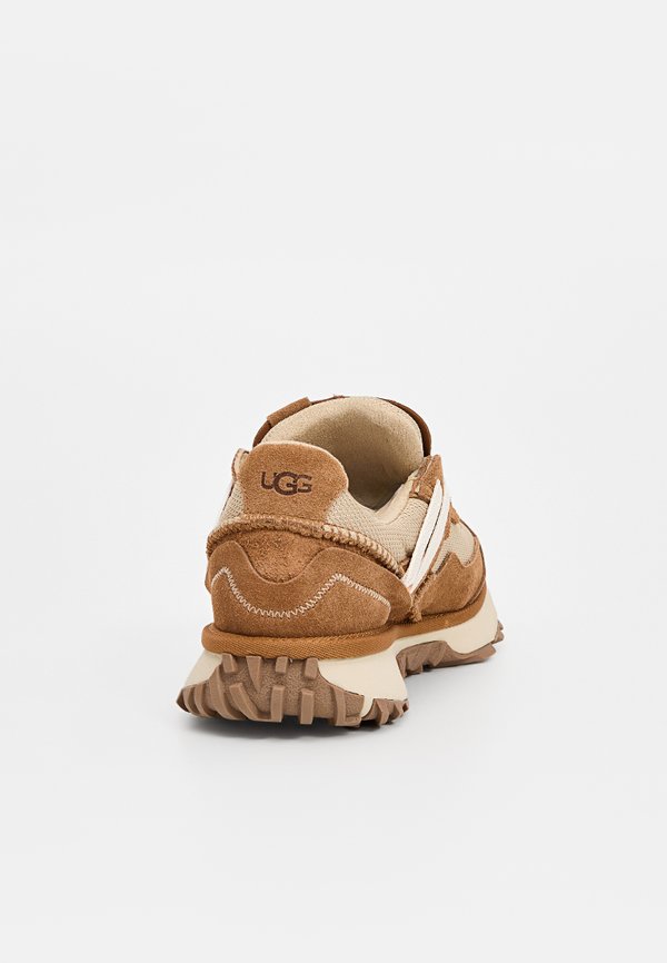 UGG RETROFI LOW