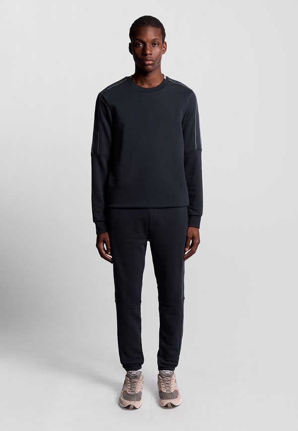 Lyle & Scott MID LAYERS TAPE CREW NECK