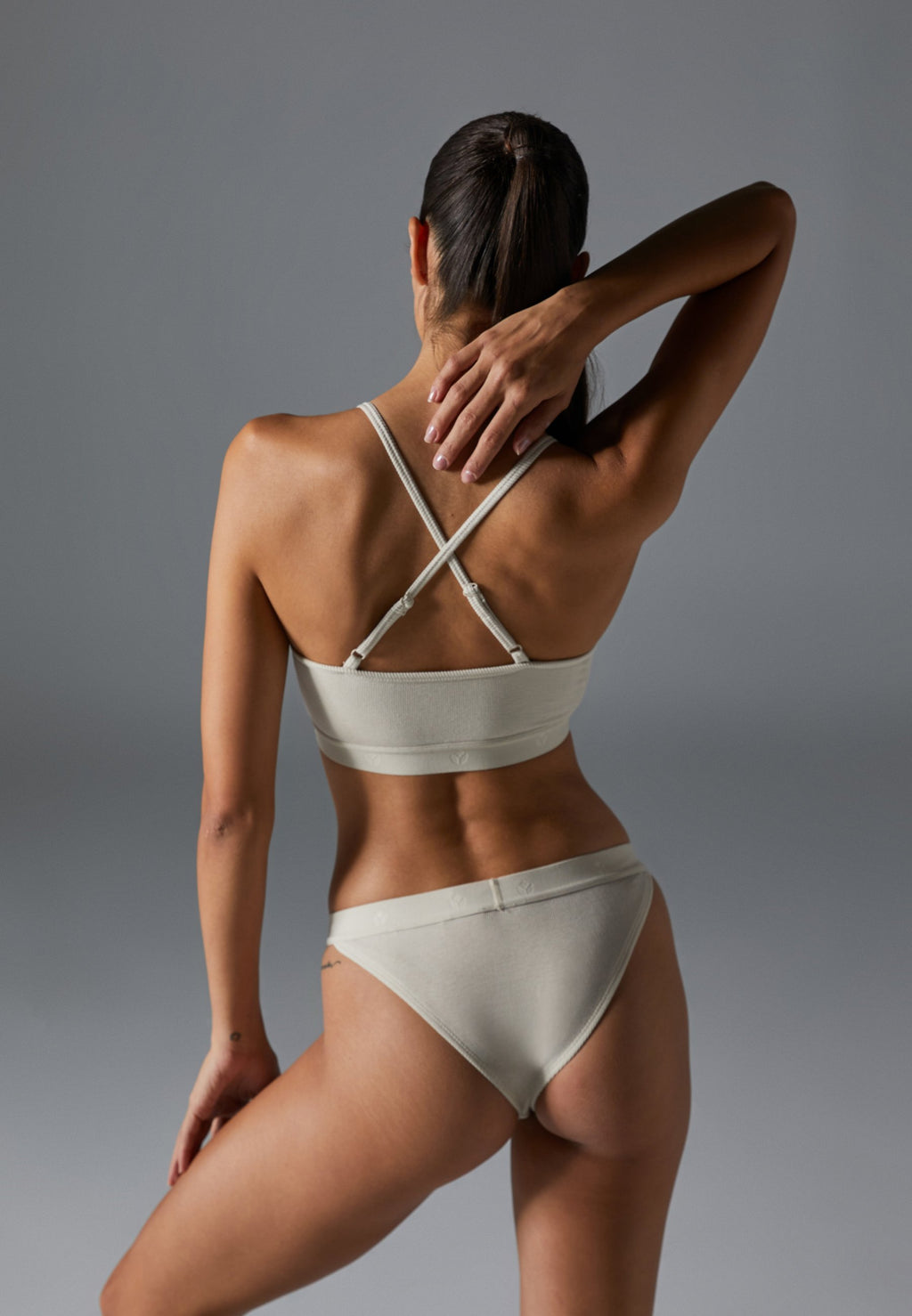 Even&Odd active LIGHT SUPPORT TRIANGLE SPORTS BRA WITH ADJUSTABLE CROSS BACK STRAPS