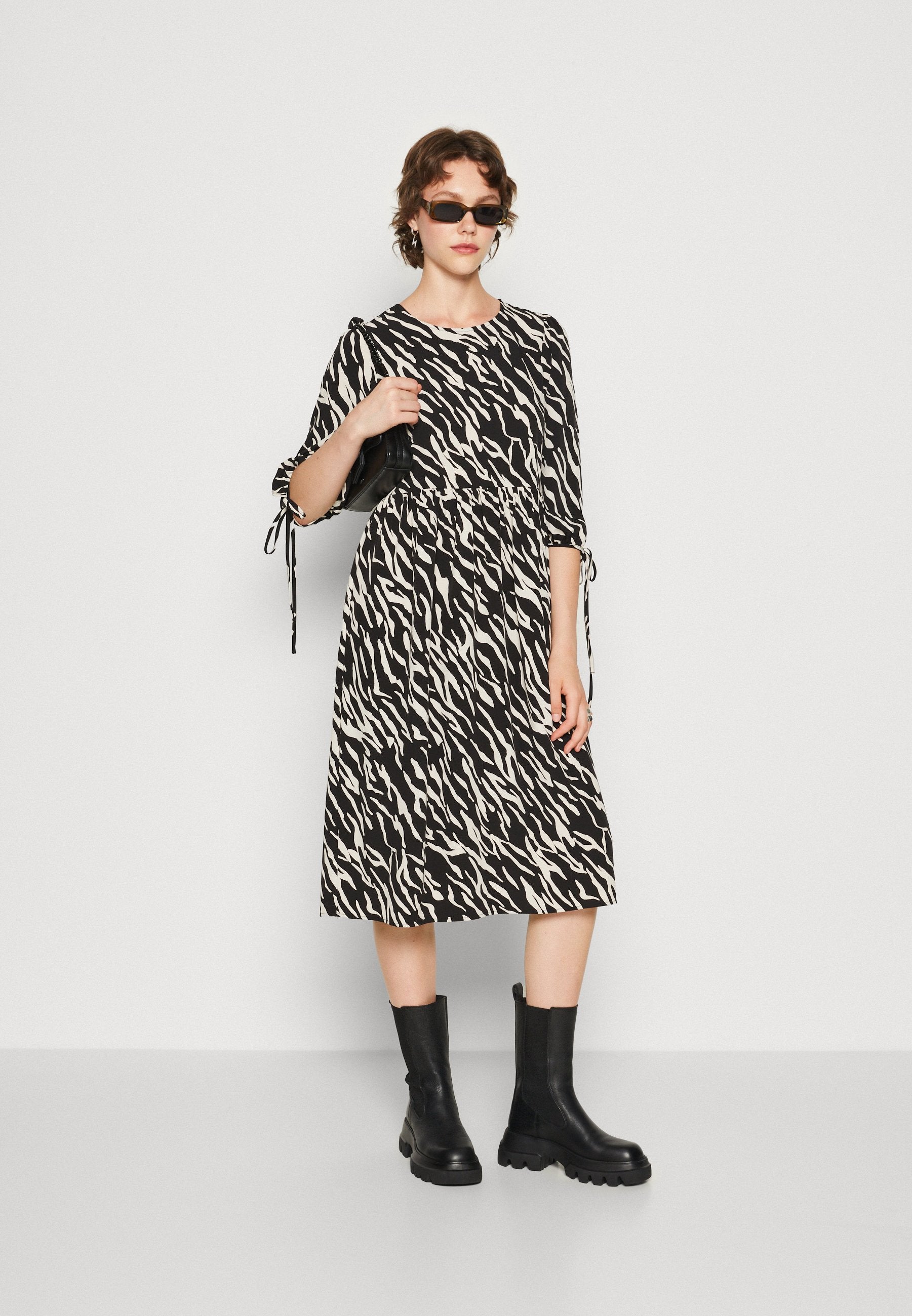 Pieces PCMEGAN 3/4 MIDI DRESS