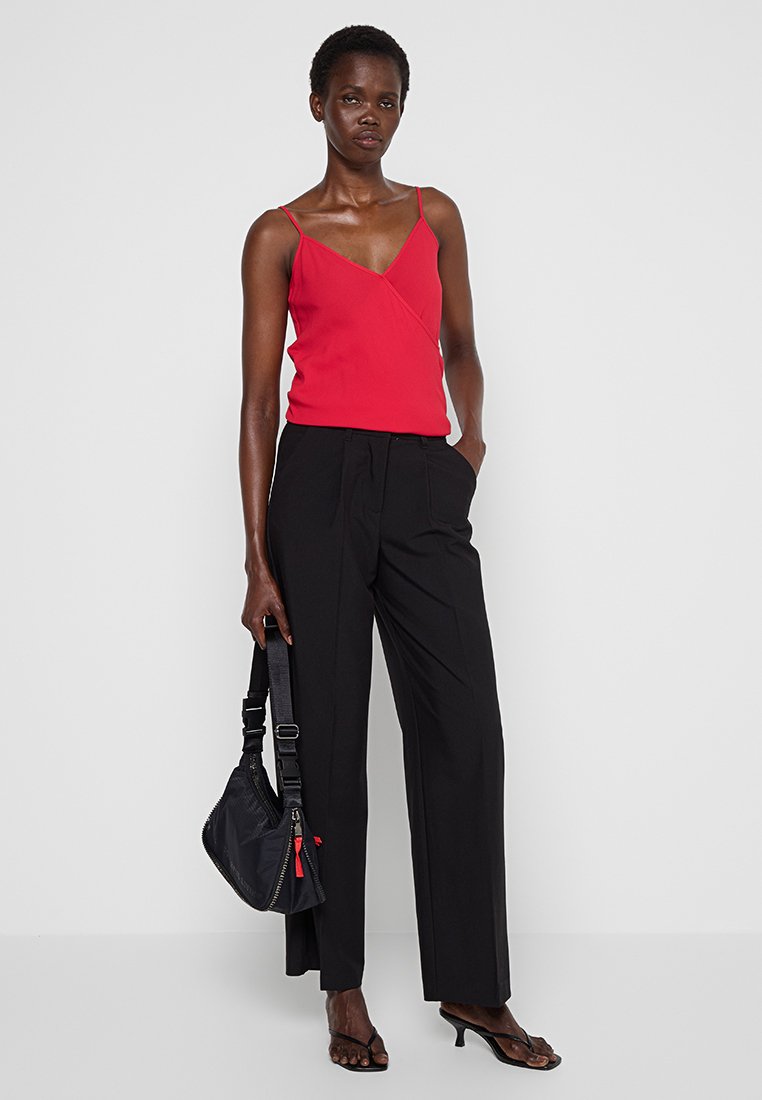 Armani Exchange Top Media 2