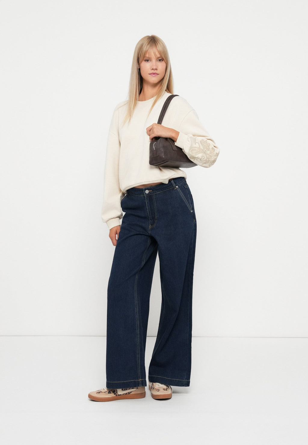 Wide-fit ONLINGRID Mid waist Wide Leg Fit Media 2