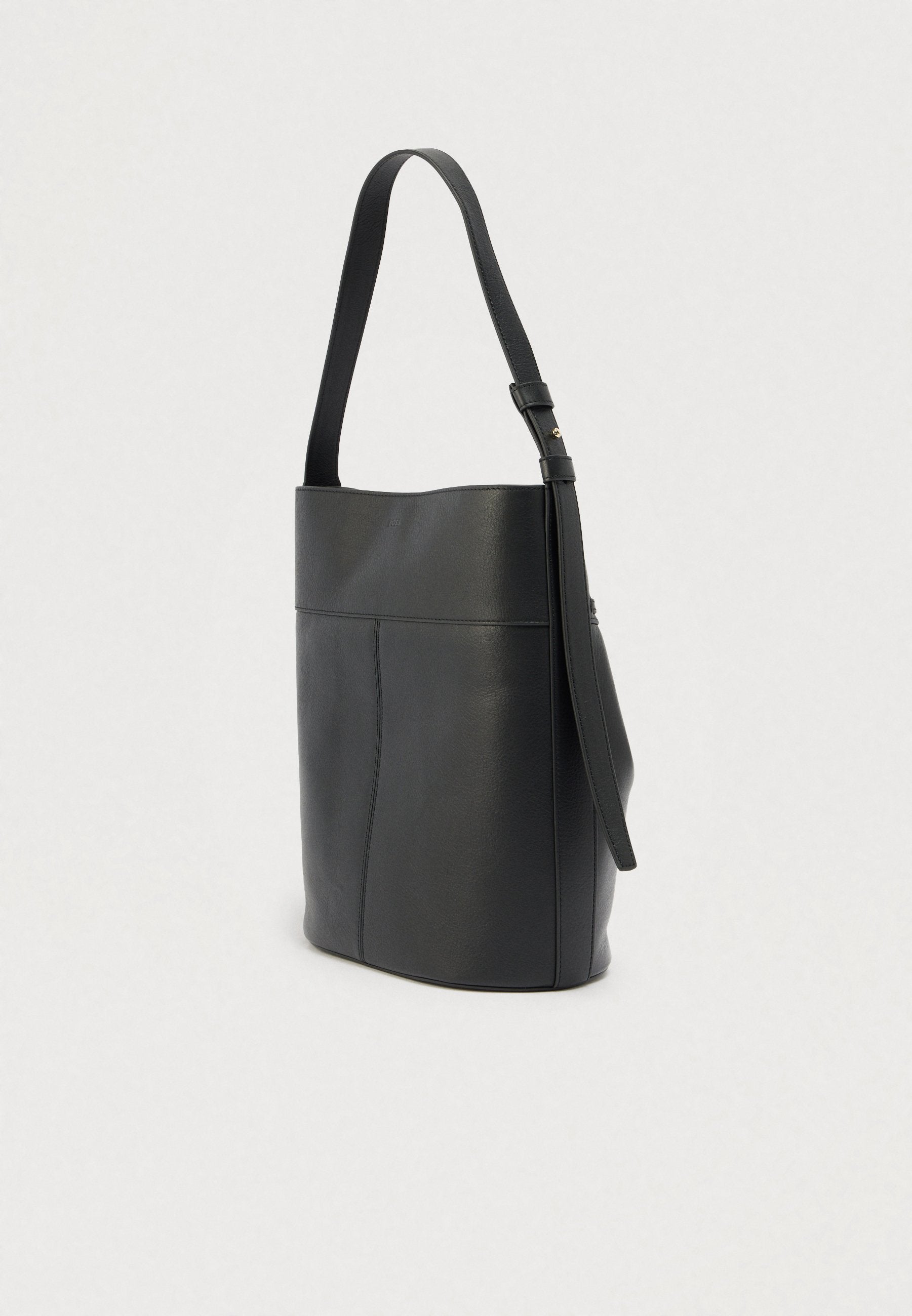 BOSS HELYA BUCKET
