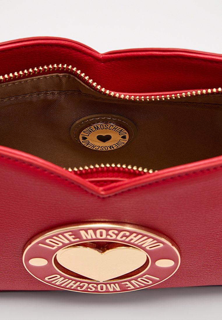Love Moschino