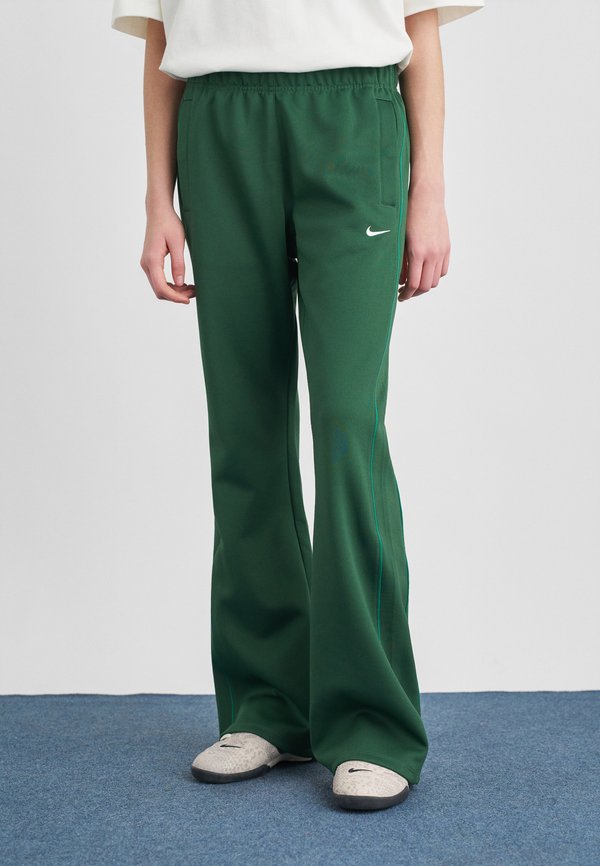 Nike Sportswear Tracksuit bottoms - fir/malachite/sail