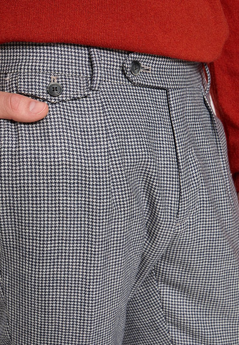 Hackett London