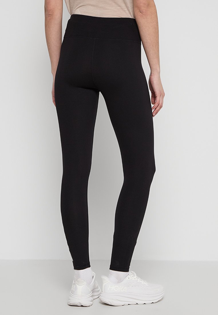 DKNY Sport