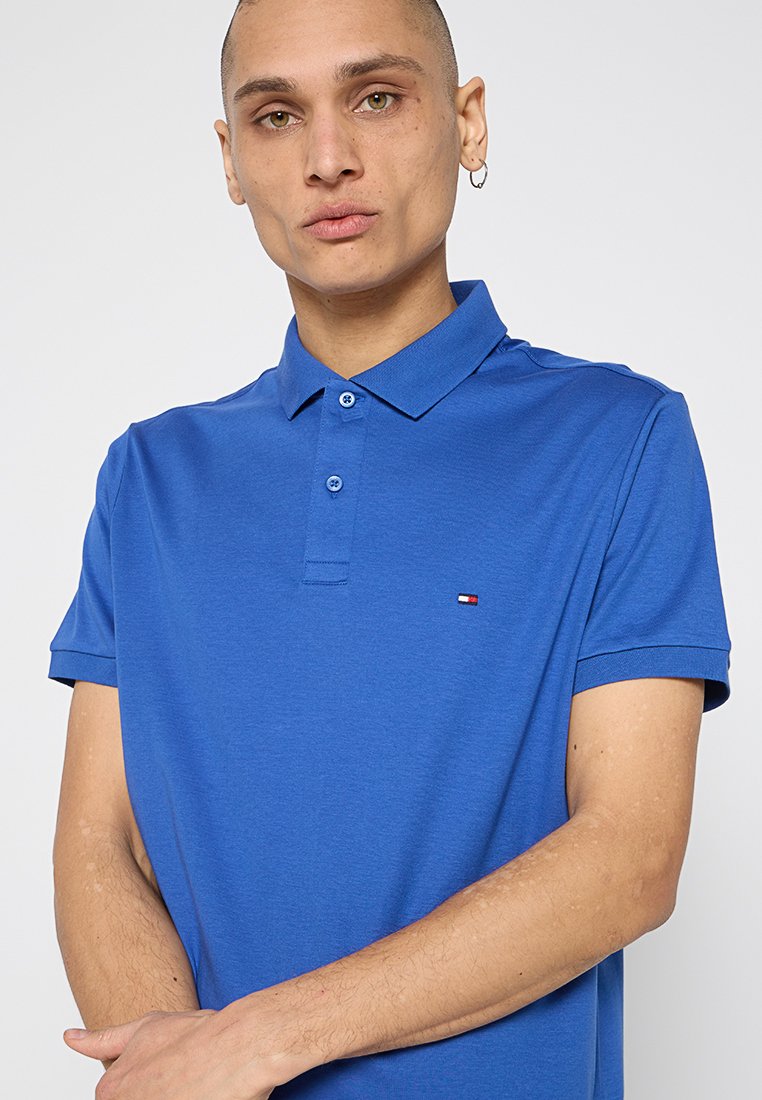 REGULAR FIT Media 4