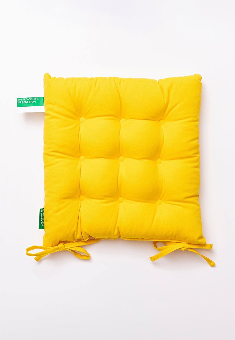 United Colors of Benetton 12 PACK