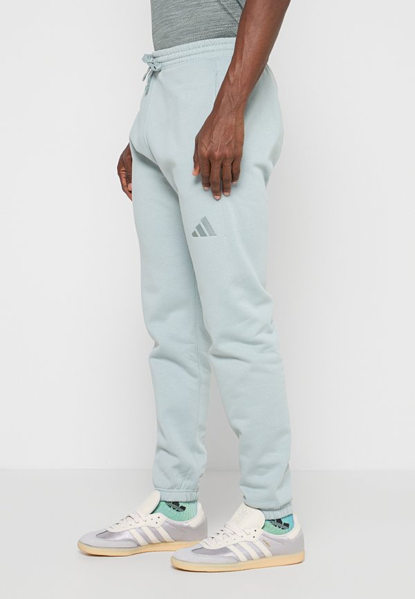 adidas Sportswear REGULAR FIT