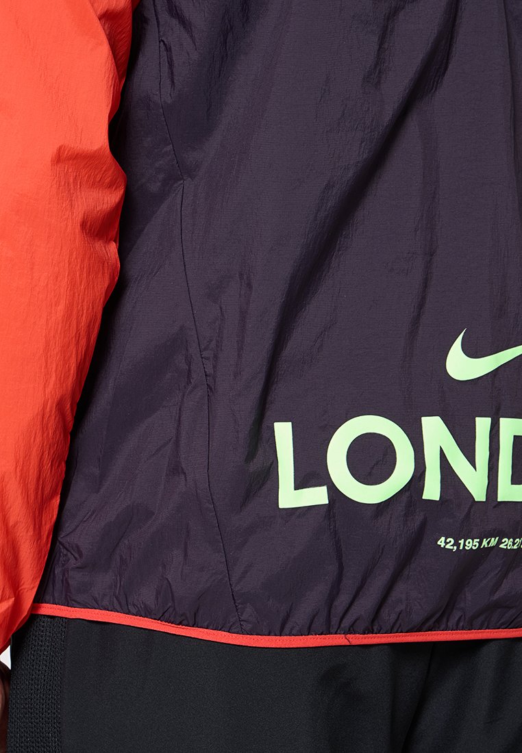 Nike Performance