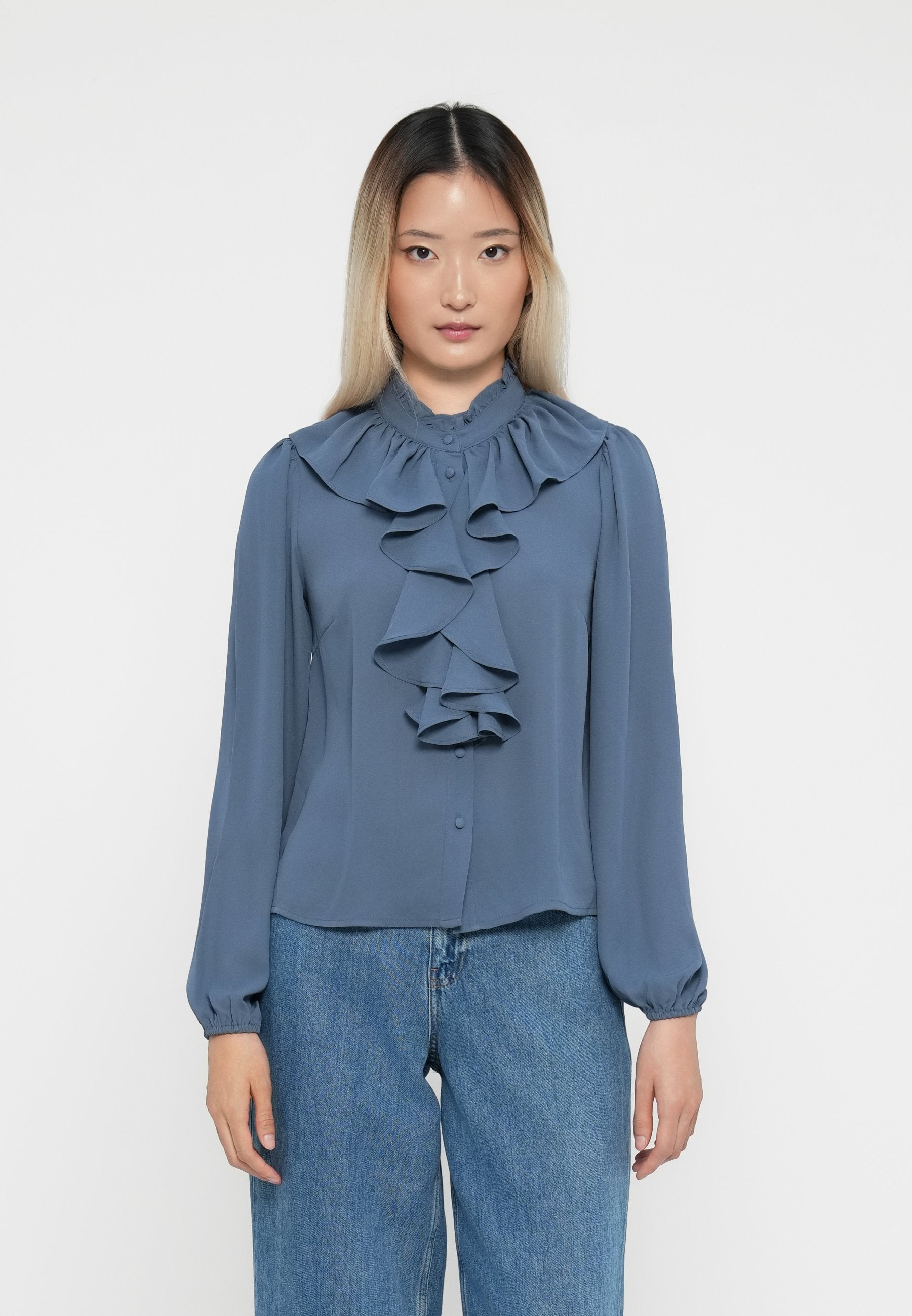 VILA VIKABU RUFFEL NECK