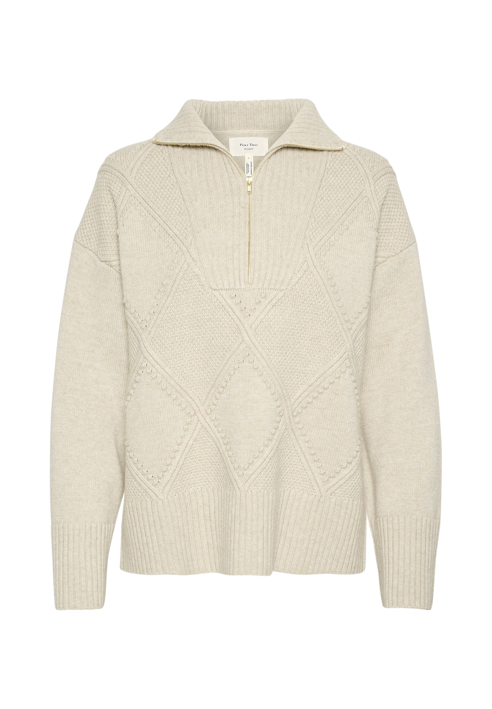 Beige Pullover mit einem Reißverschlusskragen, der mit Rautenmuster und texturalen Variationen verziert ist. Hergestellt aus weichem Strickstoff mit gerippten Säumen.