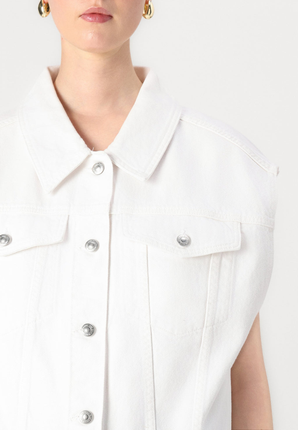 ONLROBYN VEST Media 6