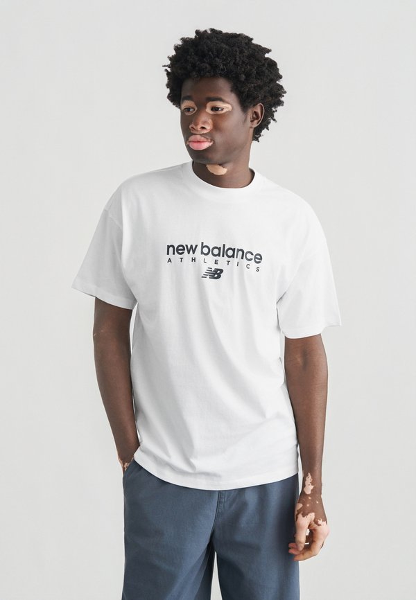 New Balance LINEAR GRAPHIC - Print T-shirt - white
