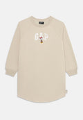 Beige Langarm-Sweatshirt mit Raglanärmeln. Verziert mit gesticktem "GAP"-Logo und einer Cartoonfigur. Weicher Stoff, lässiges Design.