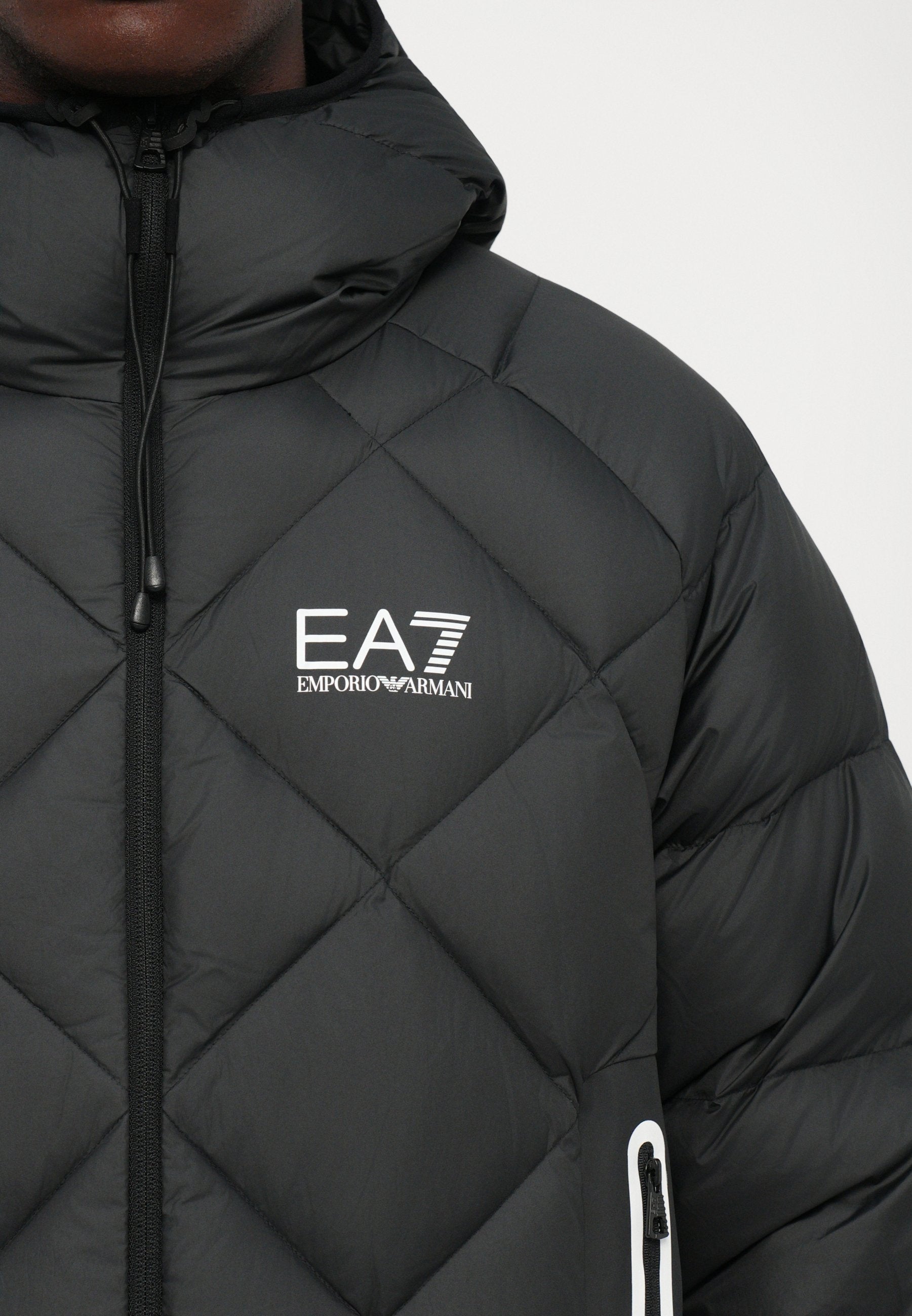 MOUNTAIN QUILTED JACKET Media 7