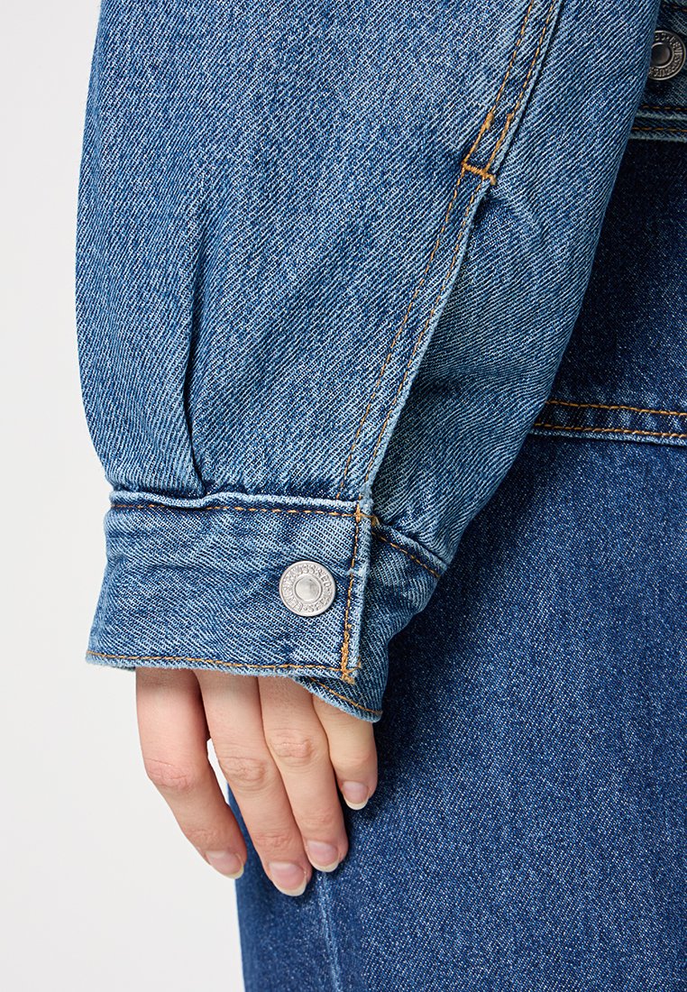 Levi's® 90'S SHERPA TRUCKER JACKET