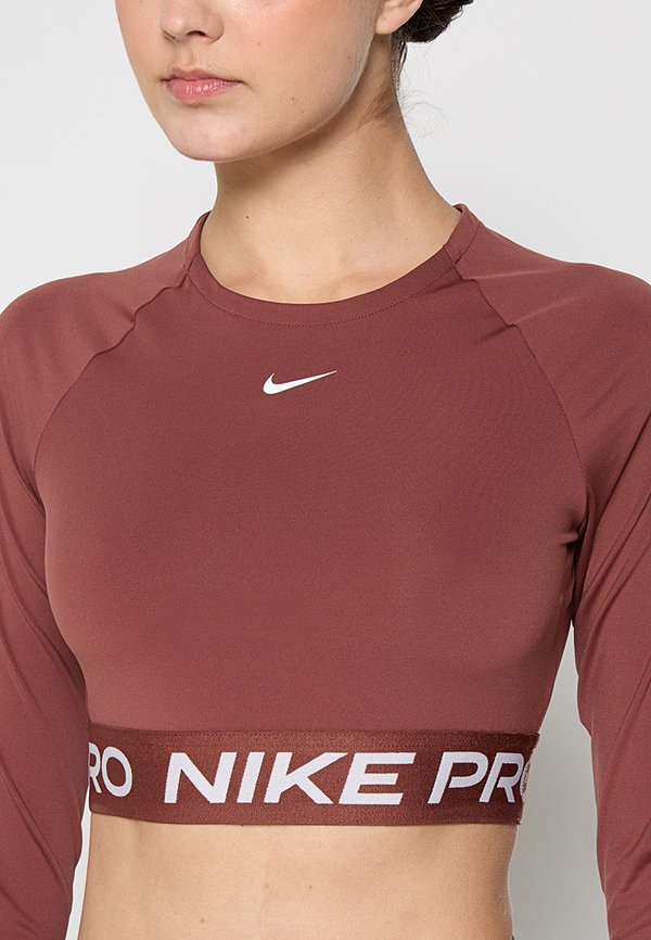 Nike Performance