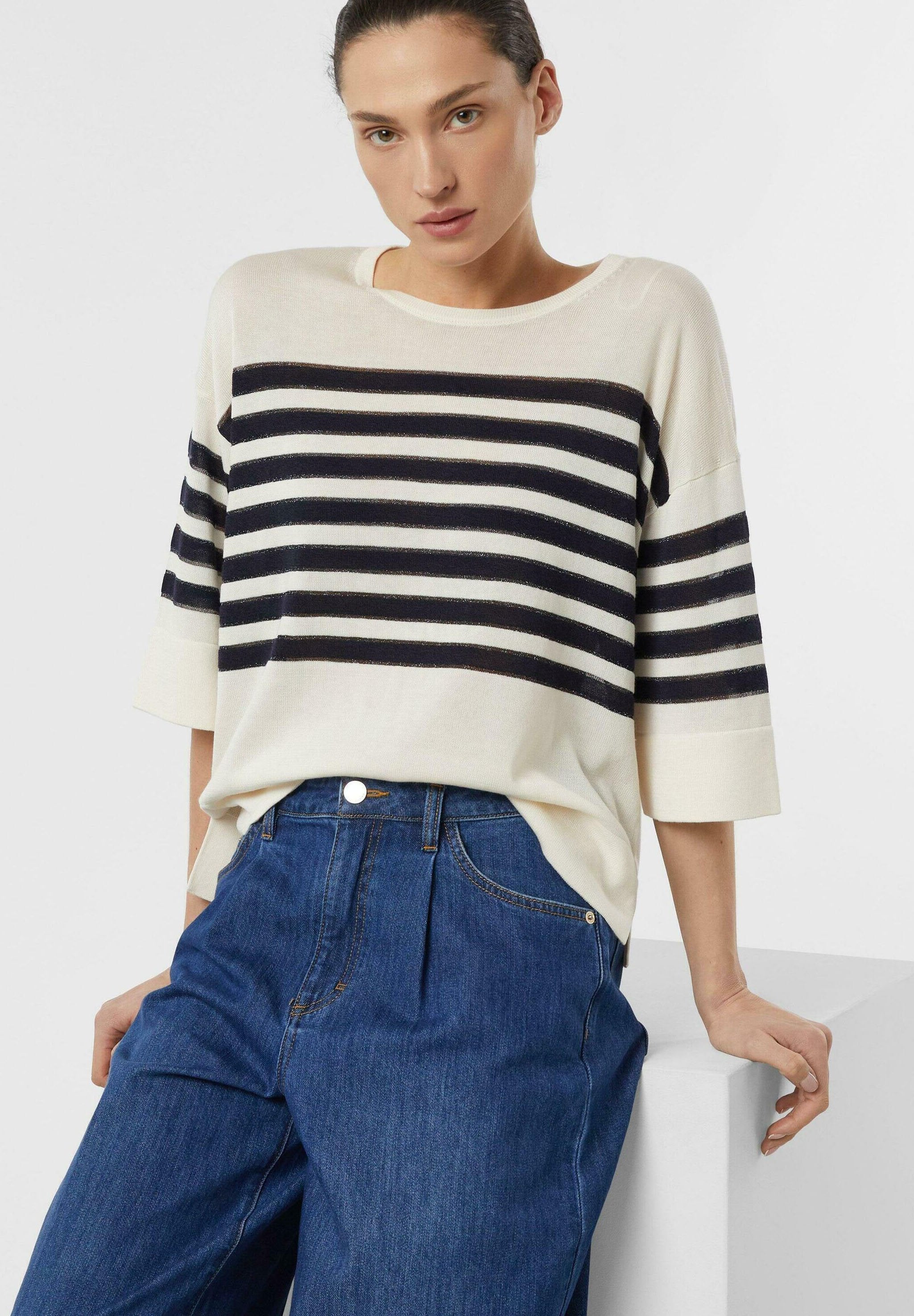 PULLOVER Media 4
