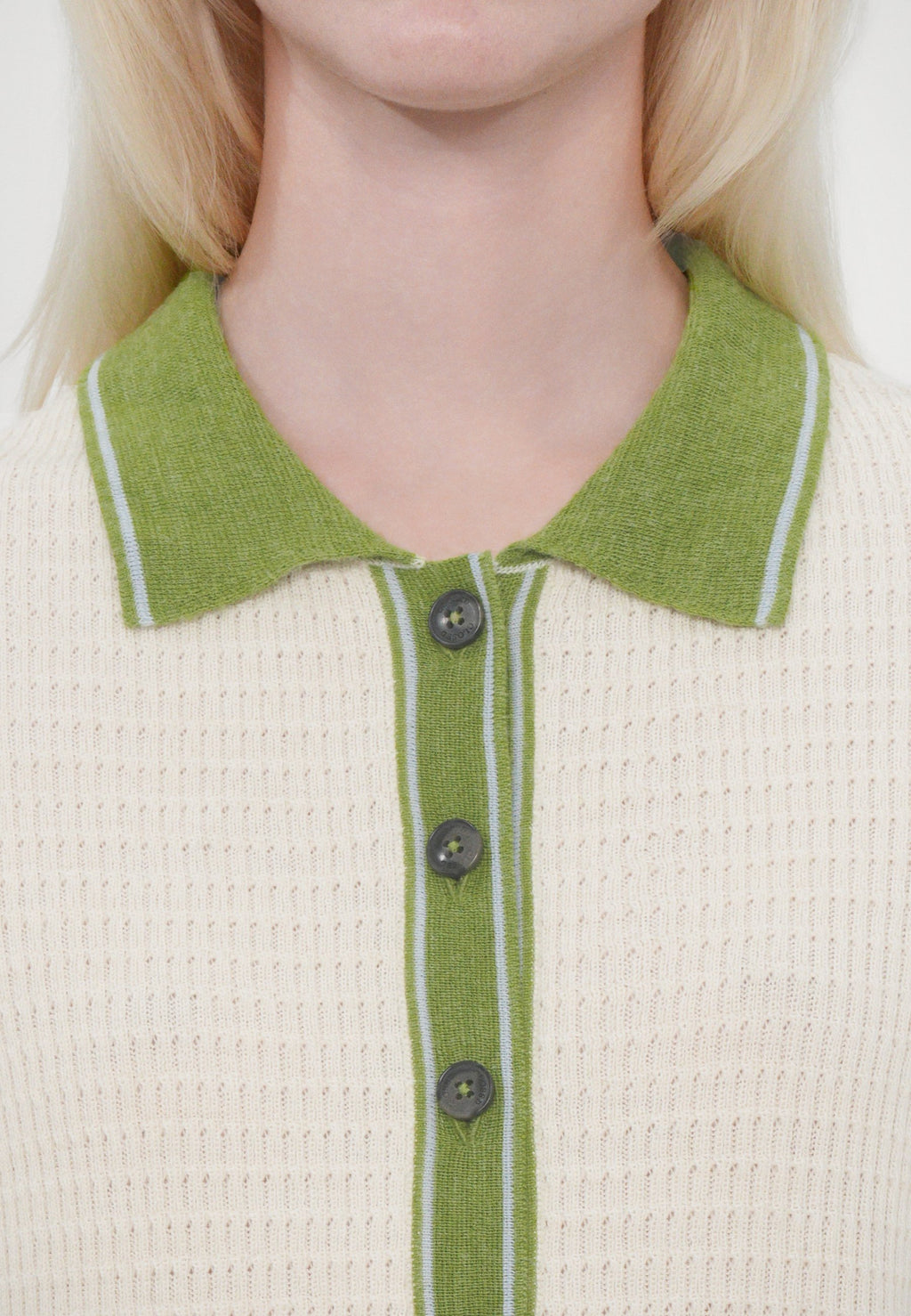 CLOSED SHORT SLEEVE
