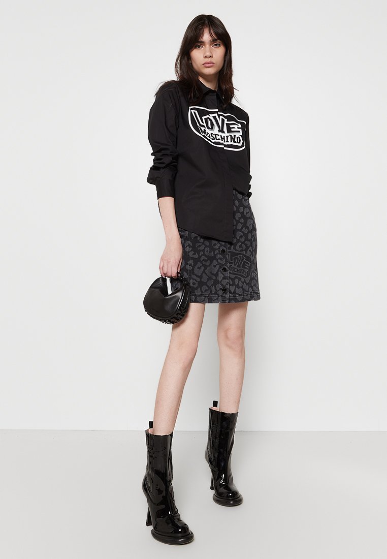 Love Moschino