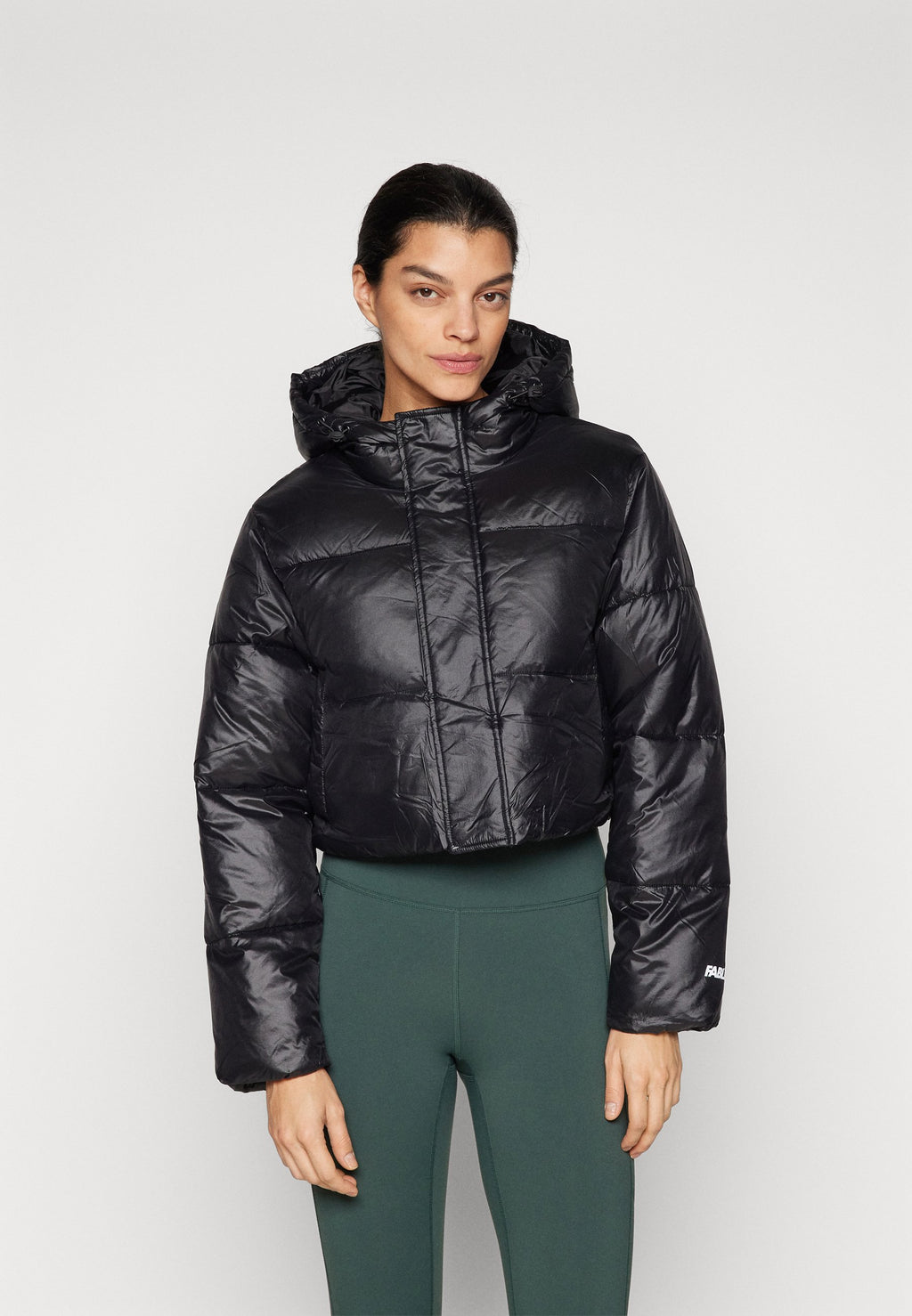Fabletics ESSENTIAL CROPPED HOODED PUFFER