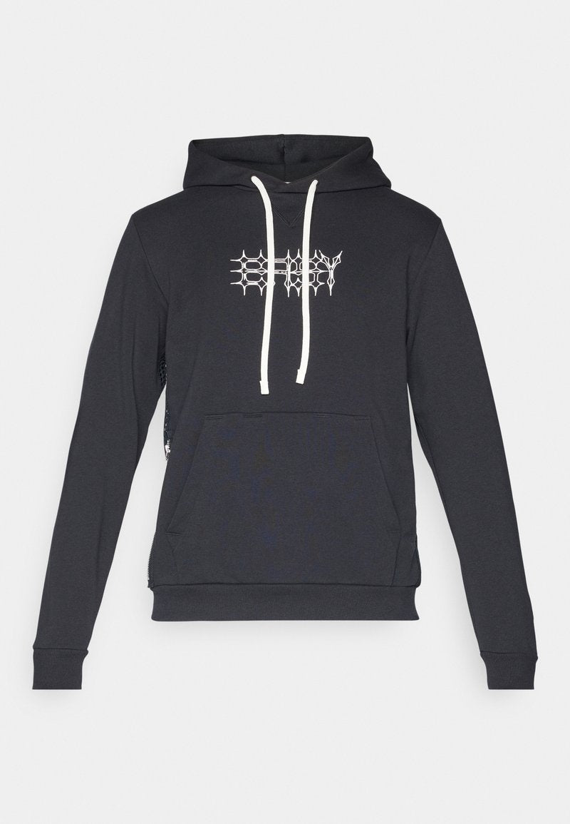 Dunkelgrauer Hoodie aus weichem Material, mit einem weißen Grafikdesign auf der Brust, einer Fronttasche und verstellbaren Kordeln.