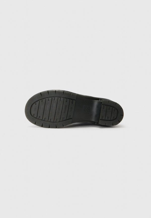 Dr. Martens ALDERSTONE