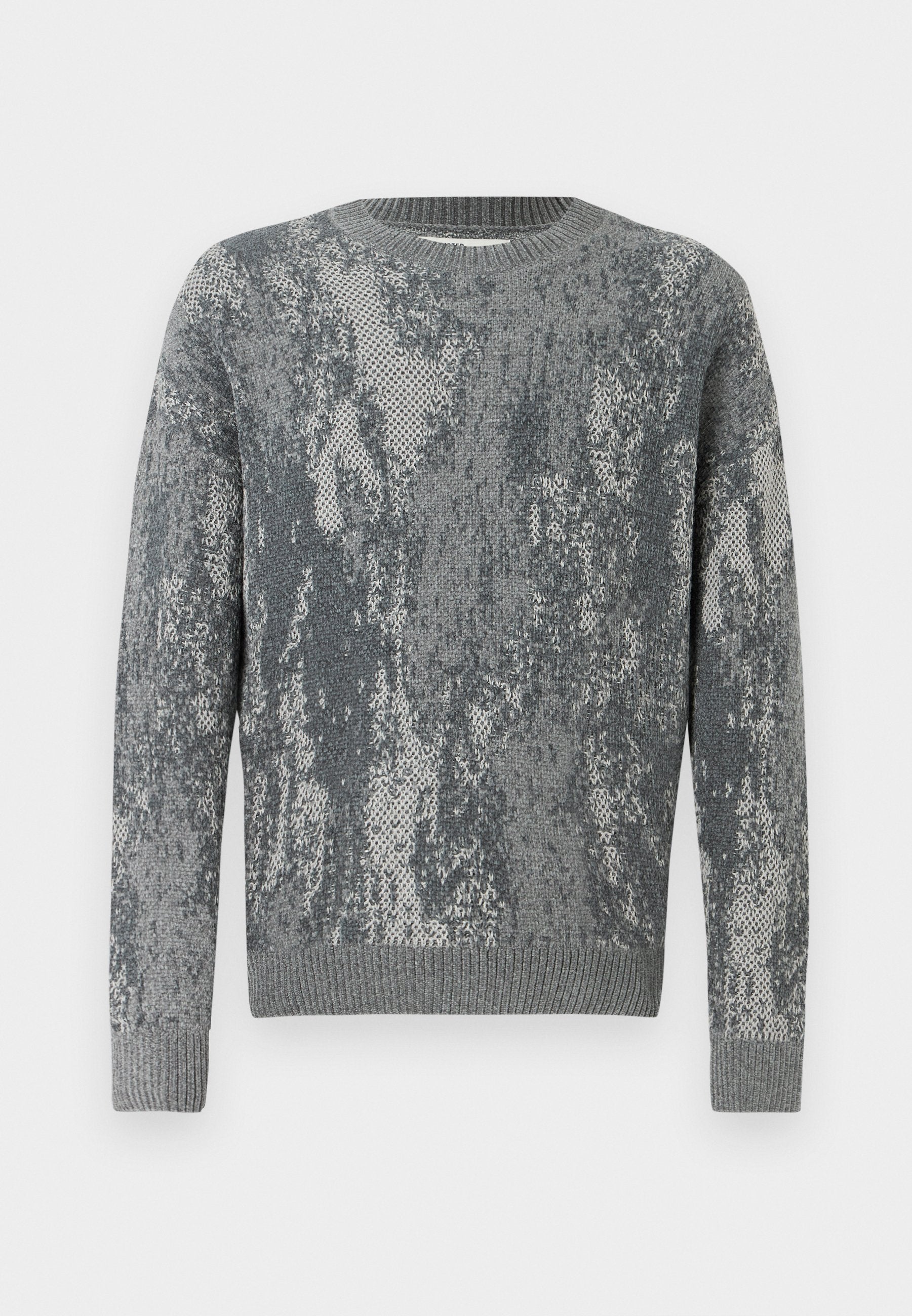 Grauer Pullover mit strukturiertem Muster in verschiedenen Grautönen, Rundhalsausschnitt, langen Ärmeln sowie gerippten Bündchen und Saum.