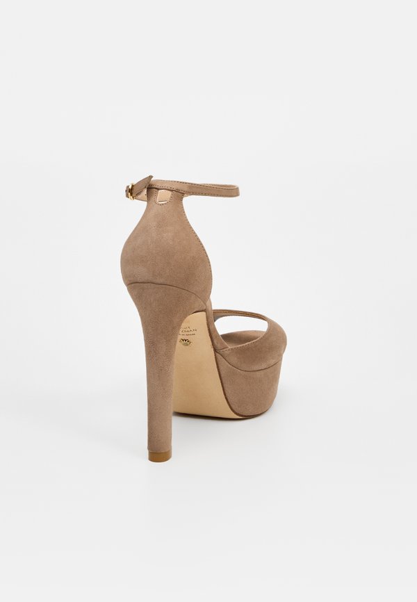 Stuart Weitzman