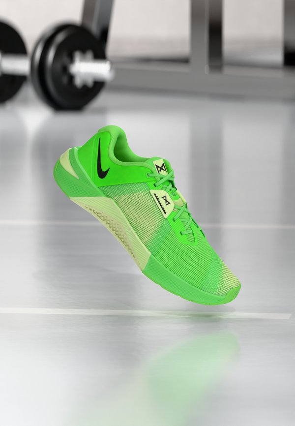 Nike Performance METCON 10 - Training shoe - green strike/black/light liquid lime