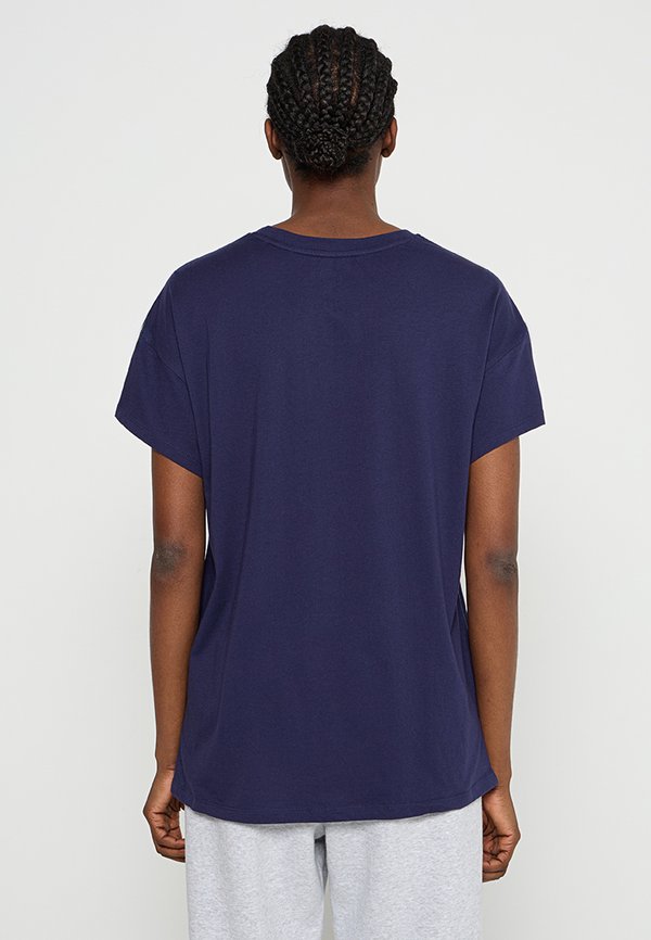 DKNY Sport