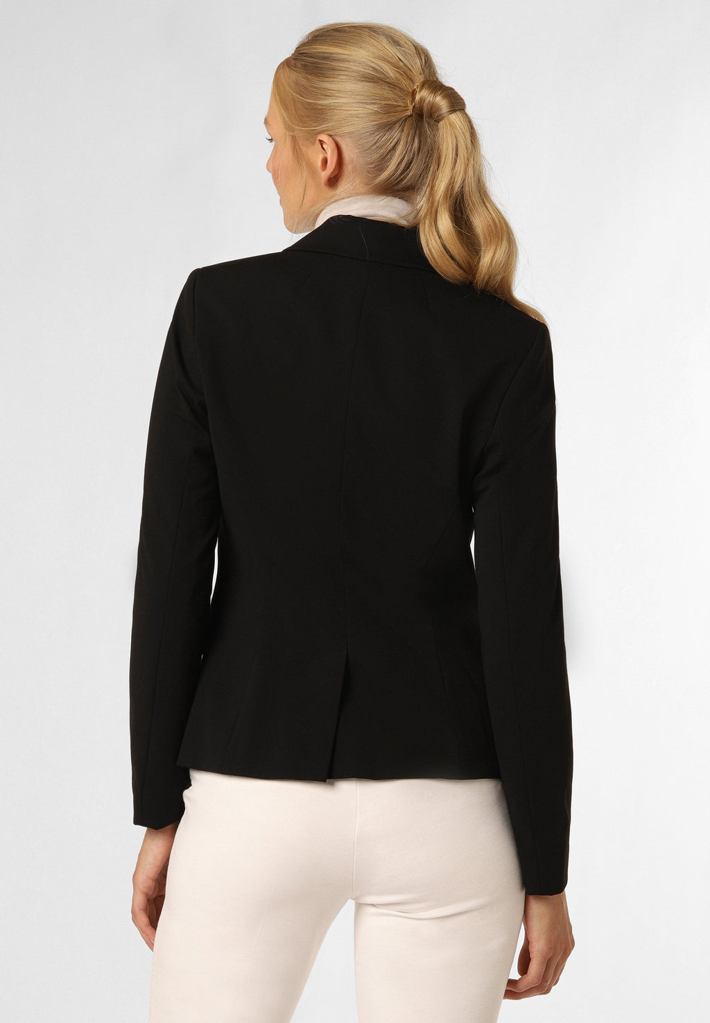 comma Blazer Media 2