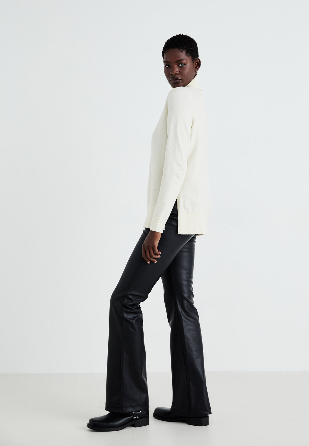 ONLPOPTRASH COATED PULL UP FLAR PANT  Media 5