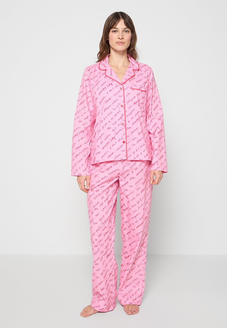DKNY Loungewear Pyjama Media 1