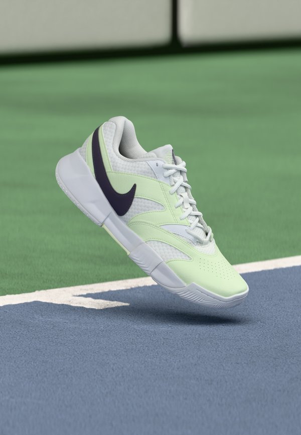 Nike Performance COURT LITE 4 HC - Multicourt tennis shoes - white/dark raisin/volt tint