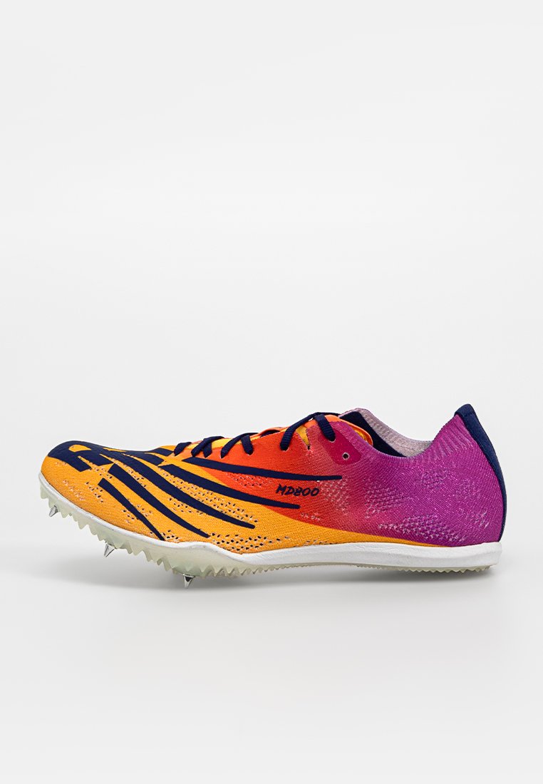 New Balance Spikes Media 1