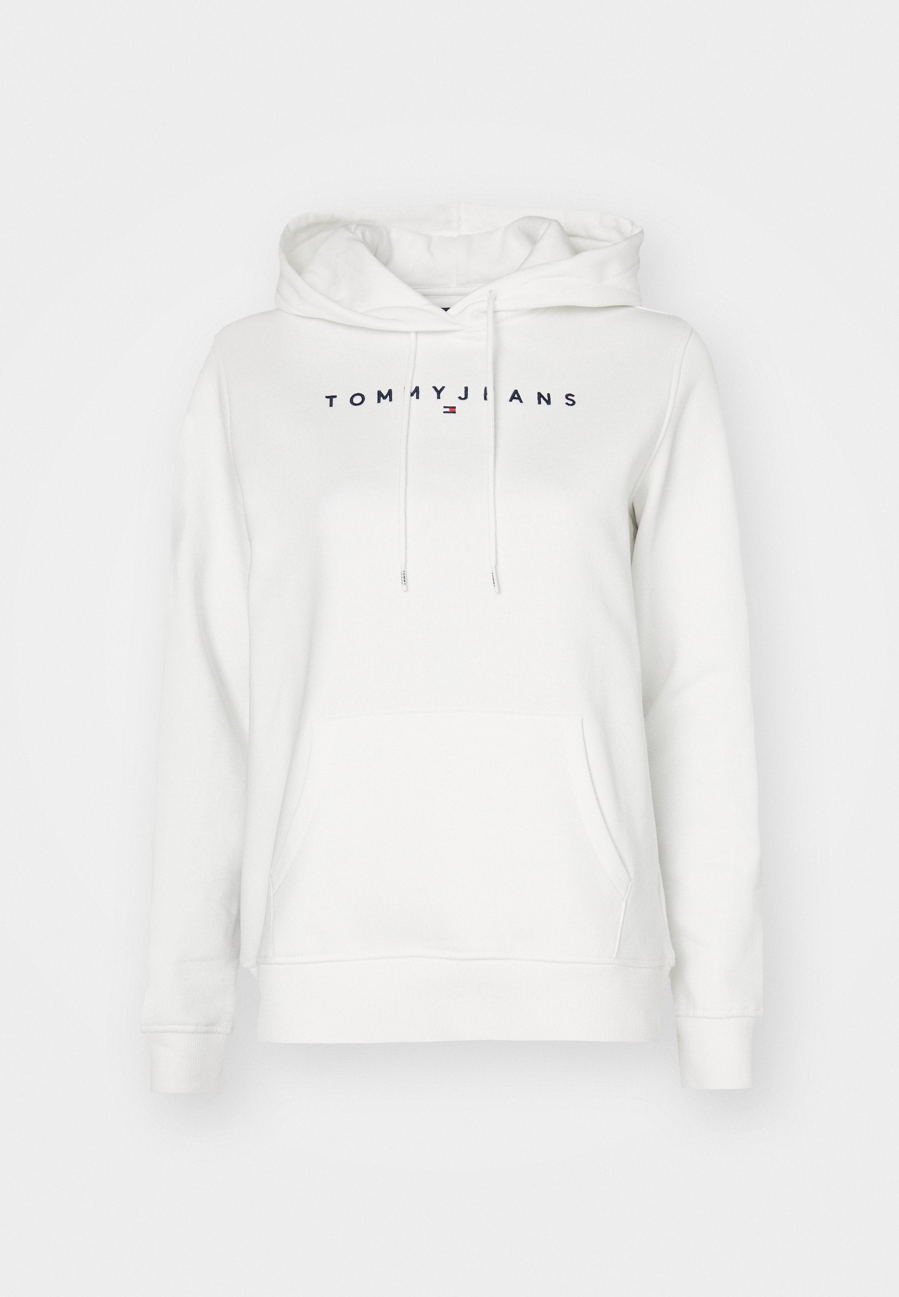 Weißer Hoodie mit Fronttasche und Kordelzug, mit dem Text "Tommy Jeans" und kleinem Logo mittig auf der Brust.