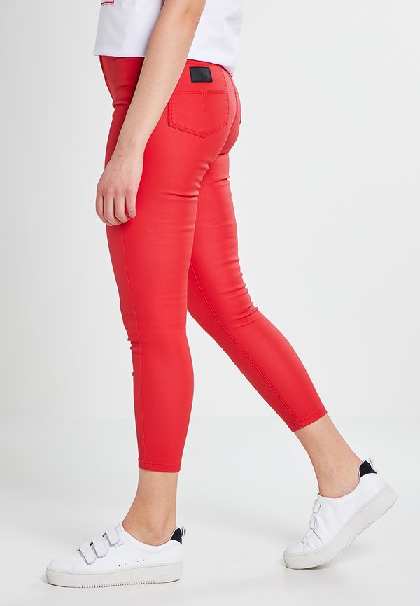 LOIS Jeans