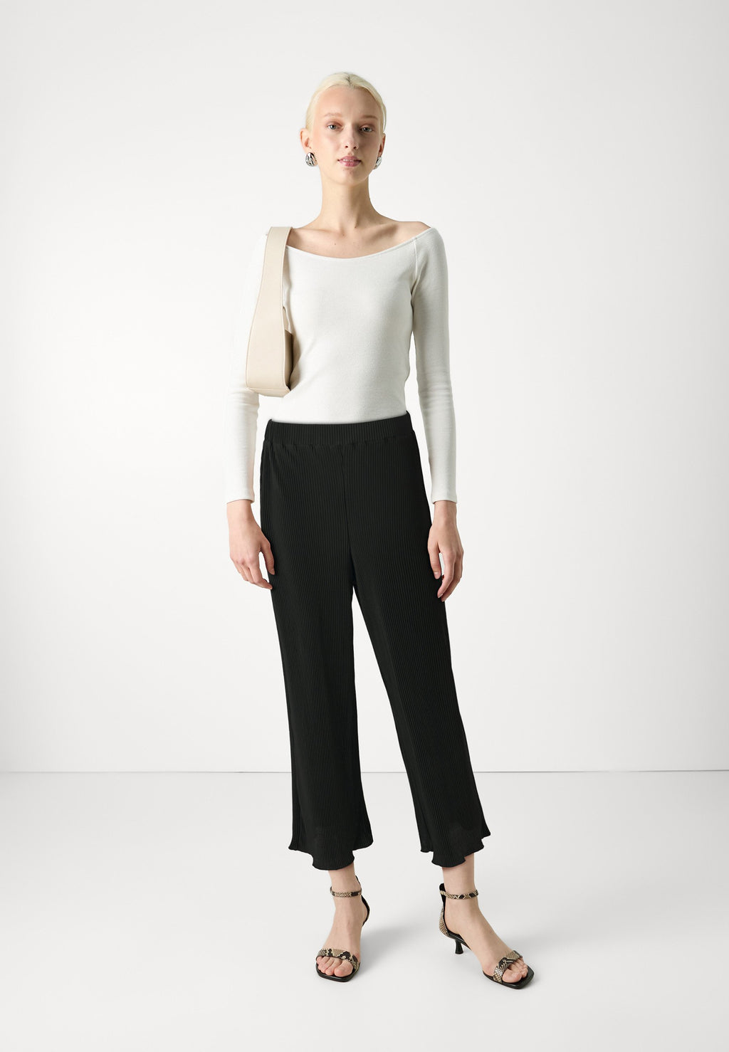 ONLKALYA CULOTTE PANT Media 2